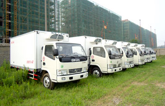 東風多利卡4米冷藏車批量交付，疫苗、海鮮、冷飲專用冷藏車。